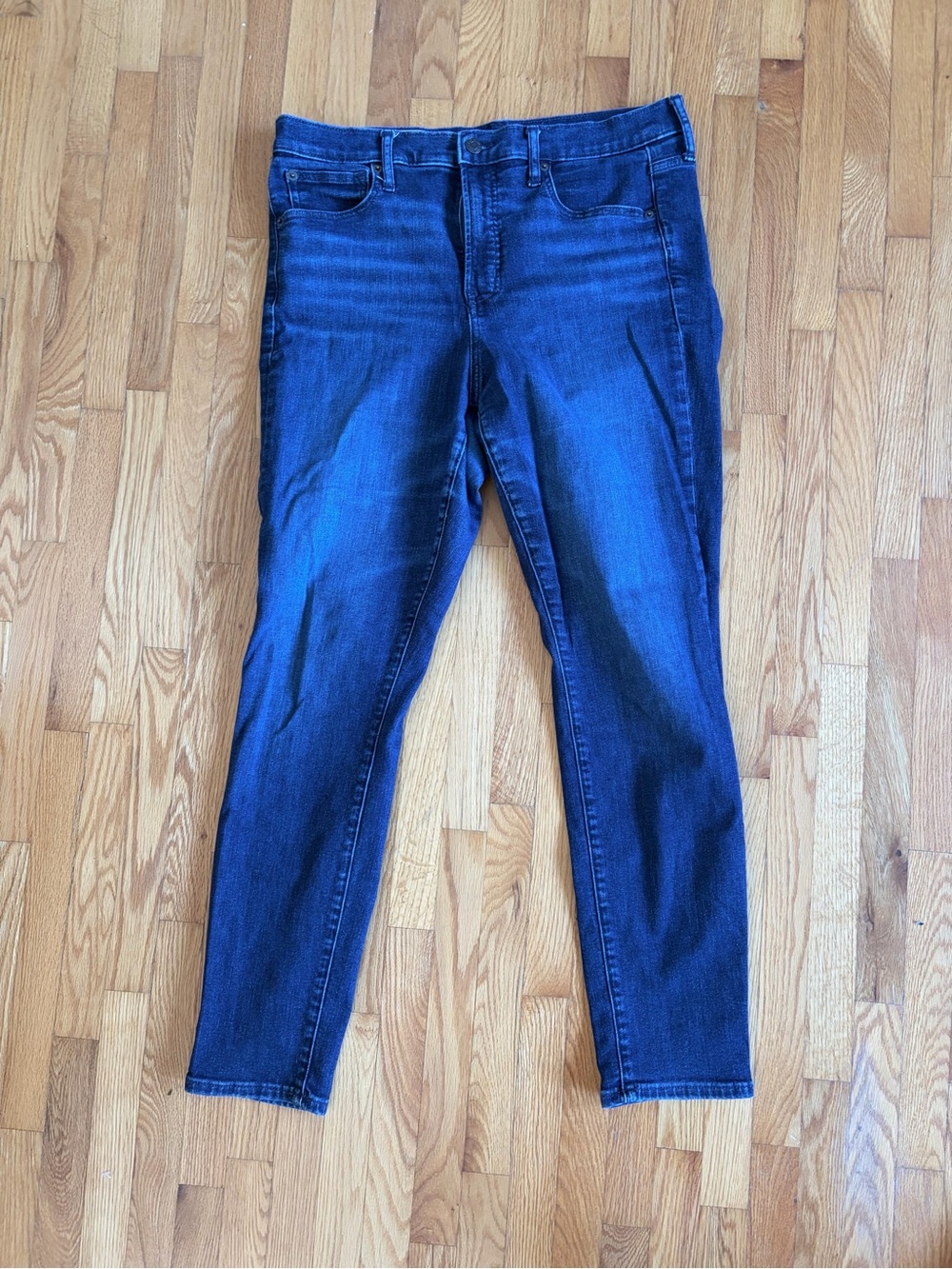 Gap “true skinny” jeans dark blue size 32 (women's 14)